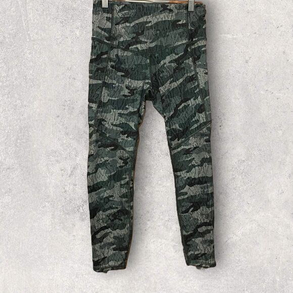 Evolution & Creation EVOL Green Camo 3/4 Legging Medium - Picture 1 of 3
